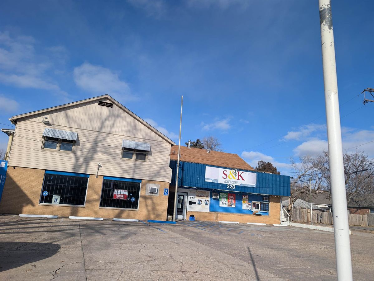 220-224 W Harry St, Wichita, KS, 67213