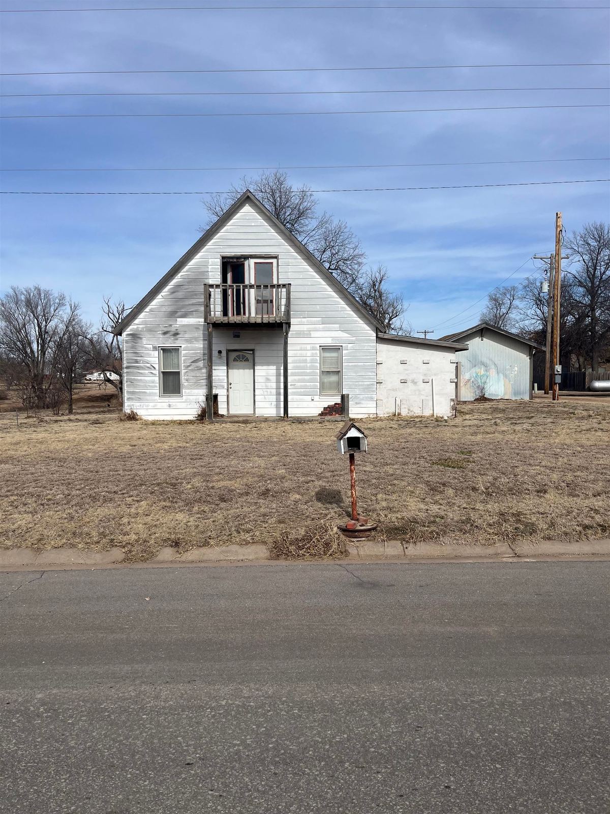 104 W Central, Zenda, KS, 67159