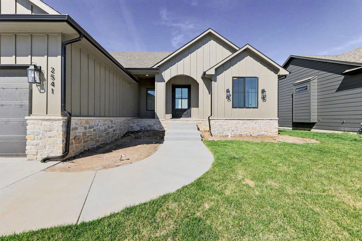 2541 N Bluestone St, Andover, KS, 67002