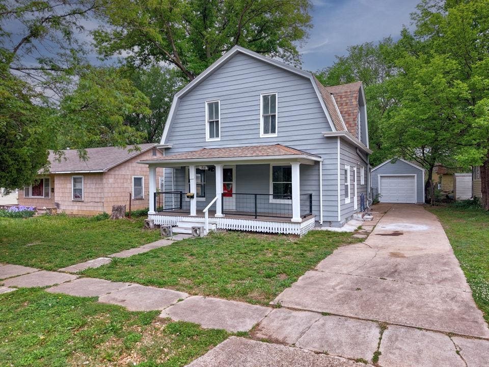 1516 E 11th Ave, Winfield, KS, 67156