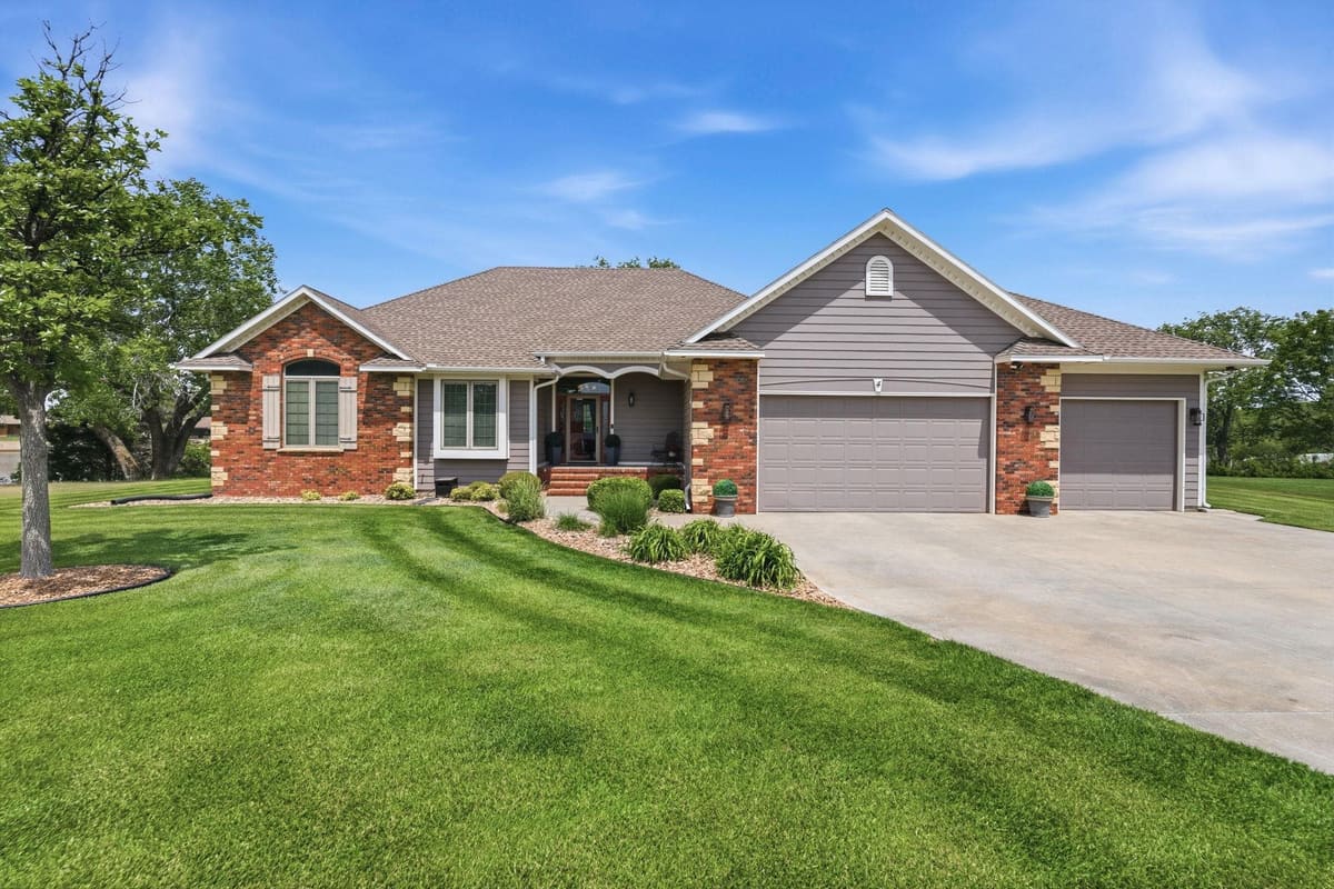 4 Waterbrook Terrace, South Hutchinson, KS, 67505