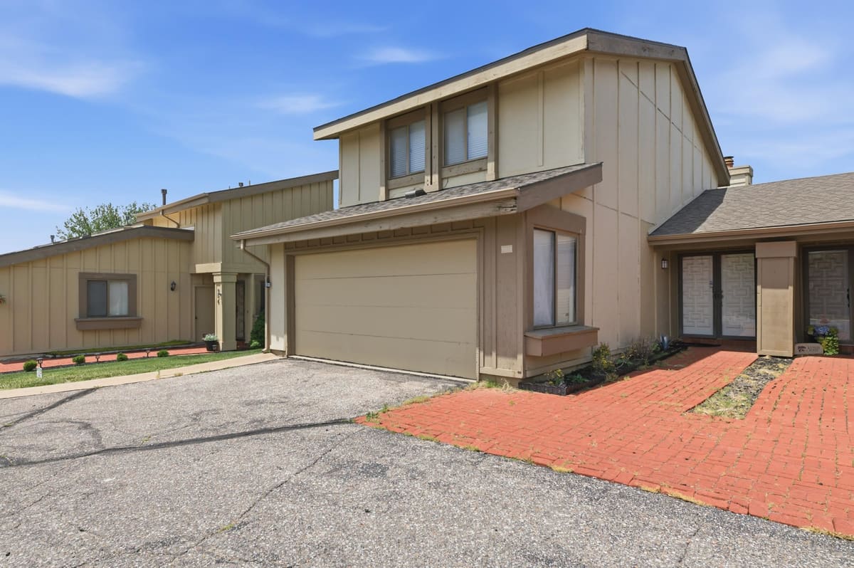8201 E Harry St Apt 1001, Wichita, KS, 67207