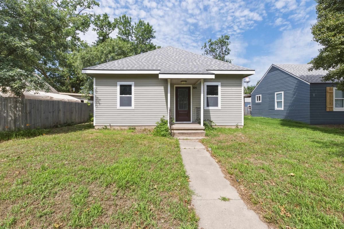 305 S Reno, Burrton, KS, 67020