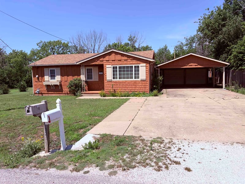 1022 S Cherry St., Wellington