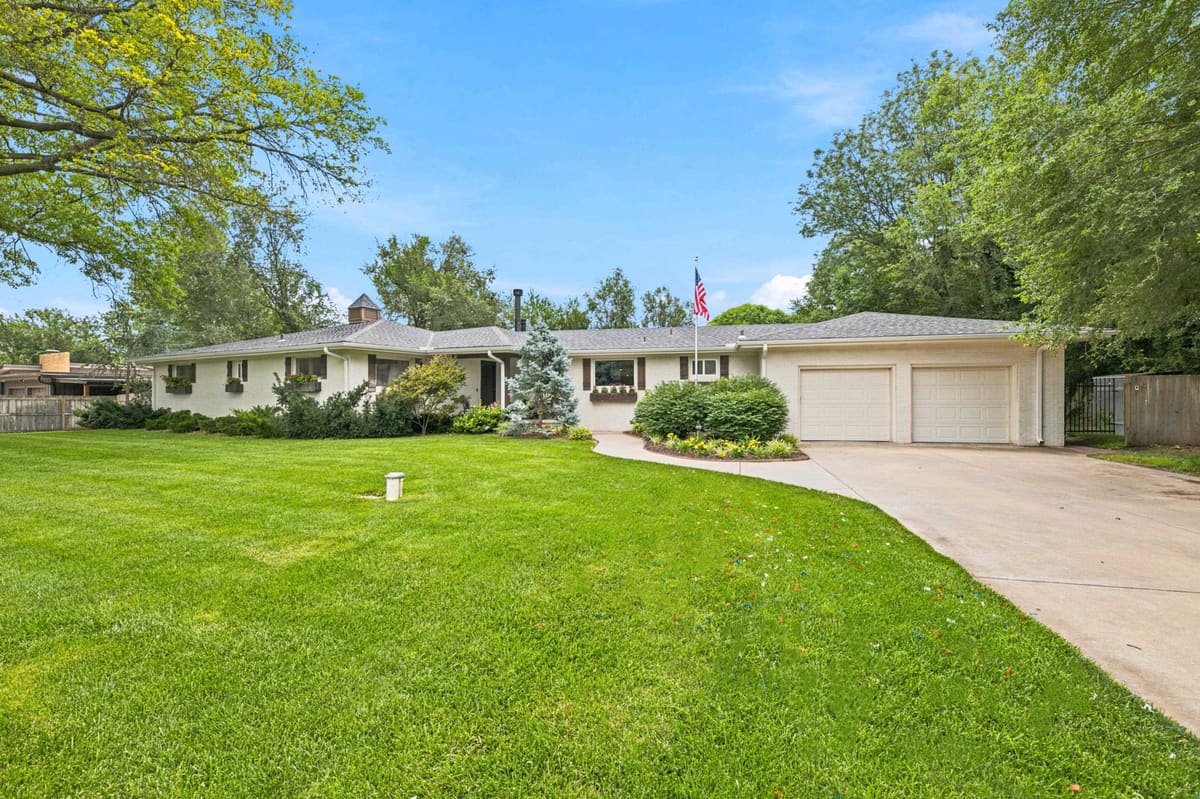 9 W Rolling Hills Dr, Wichita, KS, 67212