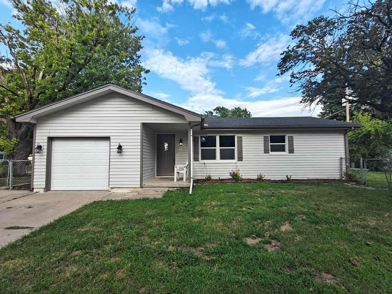 3568 S Downtain, Wichita