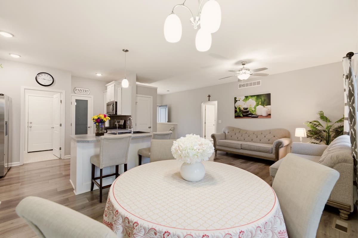 879 S Cattail Cir, Haysville, KS, 67060