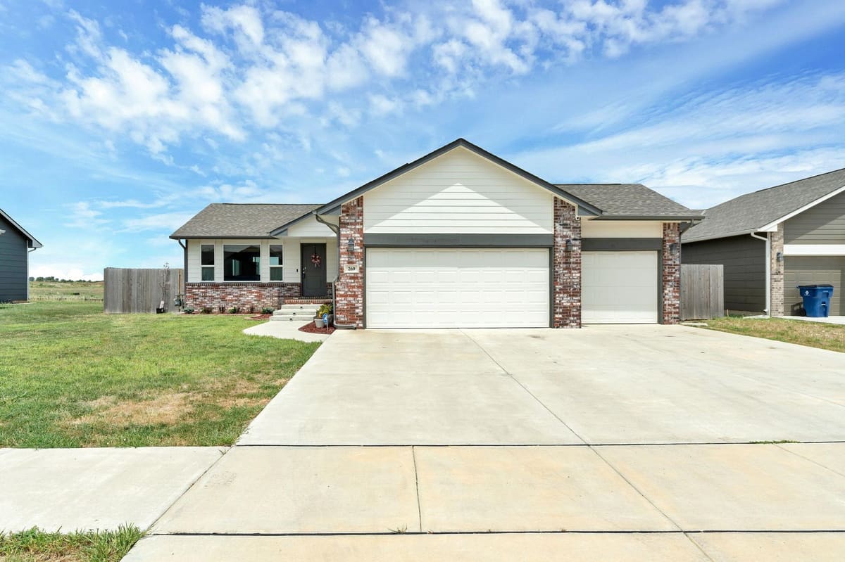 260 W Dusk, Rose Hill, KS, 67133