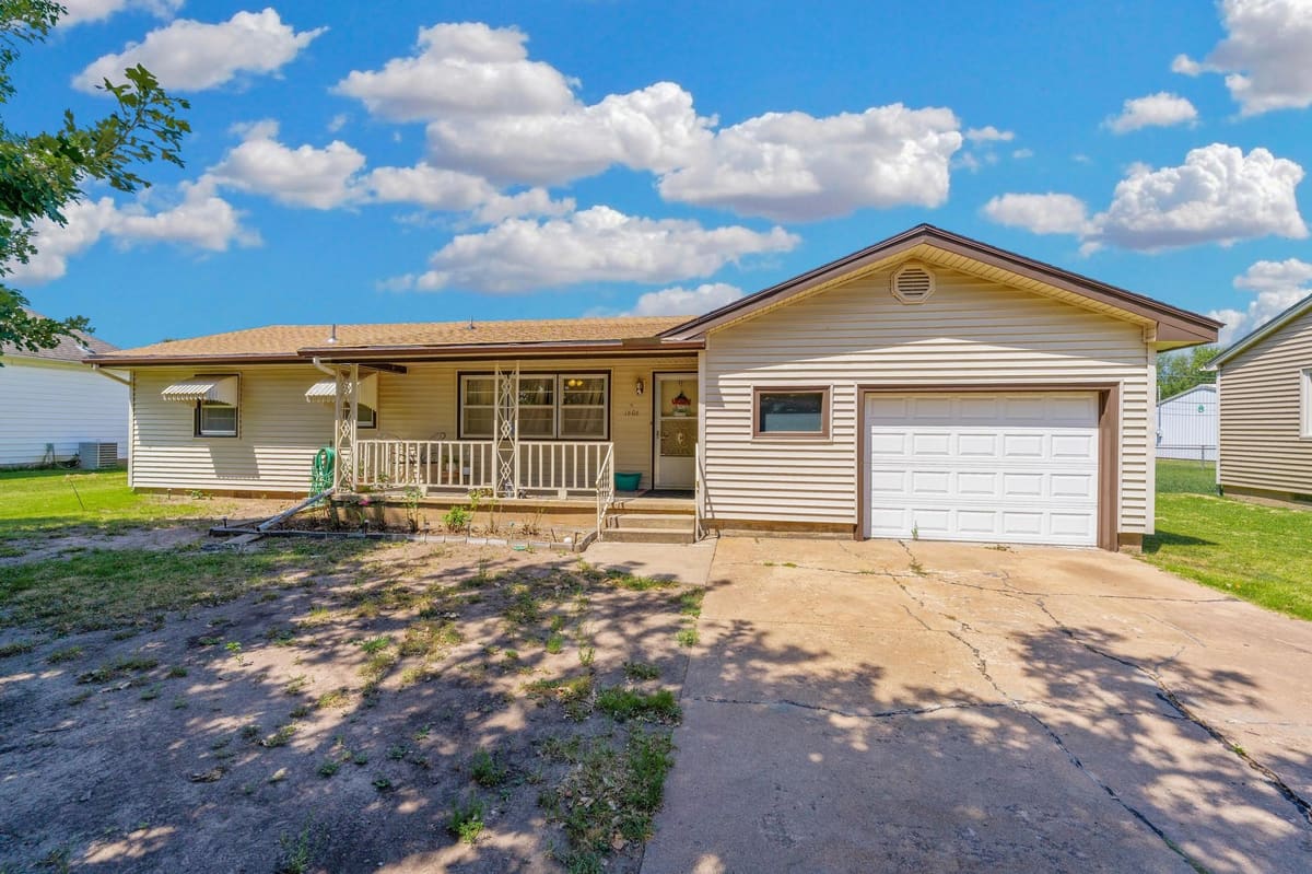 1606 N B St, Wellington, KS, 67152