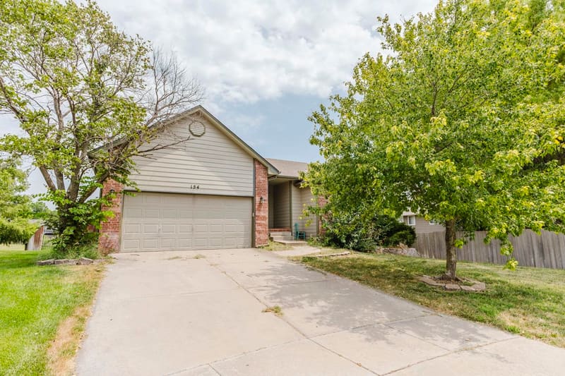154 S Maple Dunes, Wichita