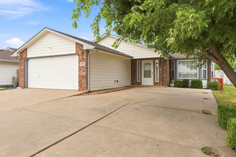 1801 S Smithmoor St, Wichita