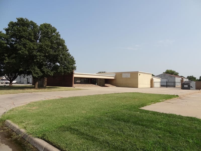 3707 W 30th St S, Wichita