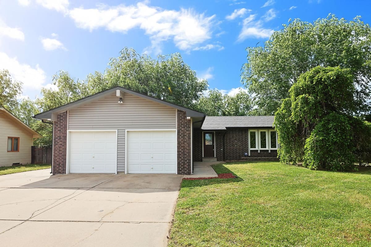 440 N Linden, Haysville, KS, 67060