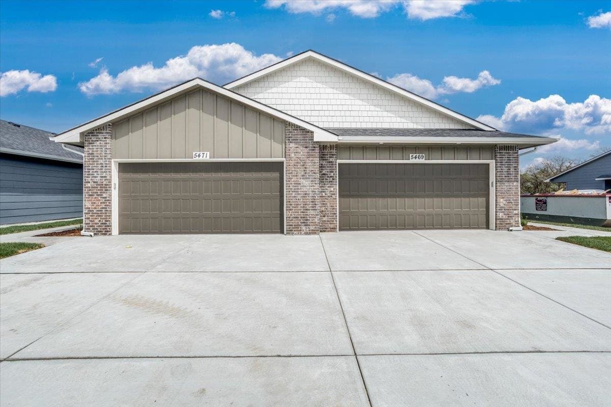 5433/5435 N Briskbay Ct., Maize, KS, 67101