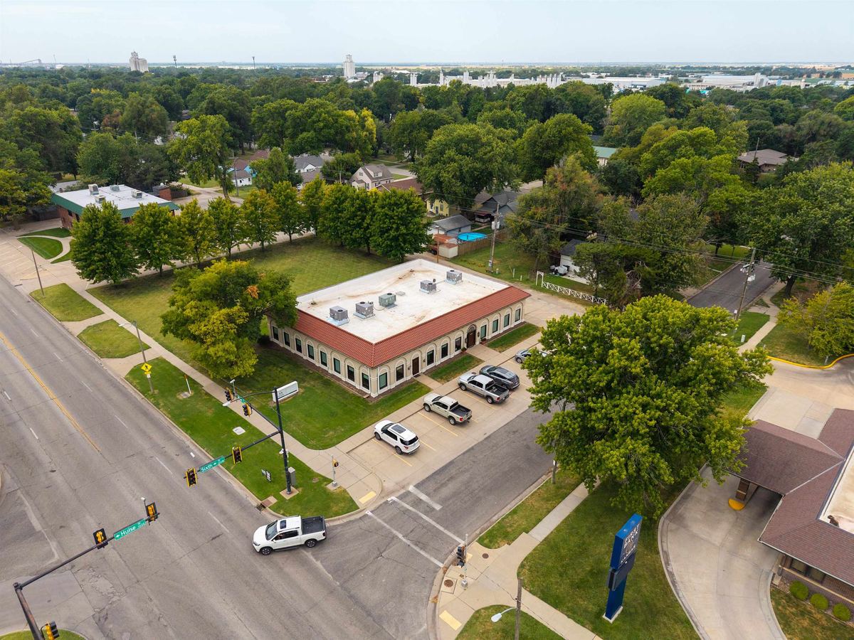 1233 N Main St, McPherson, KS, 67460