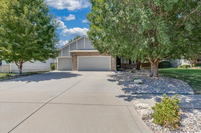 1201 N Beau Jardin, Derby