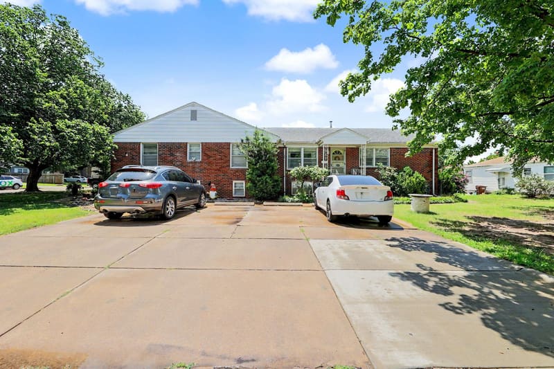 3421 E Penley Dr, Wichita