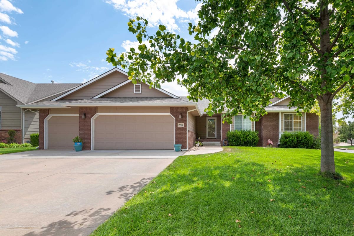 3542 N Lake Ridge Ct, Wichita, KS, 67205