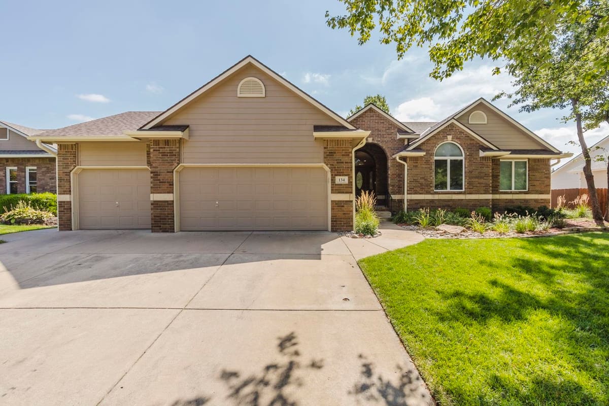 134 N Emporia Ave., Valley Center, KS, 67147