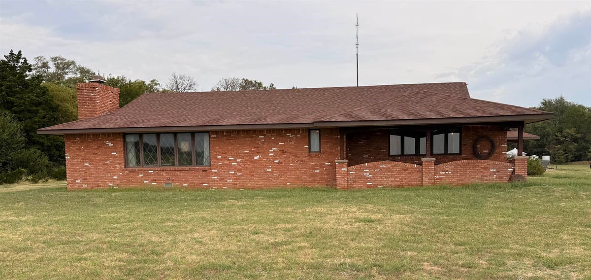 616 W US Hwy 160, Harper, KS, 67058
