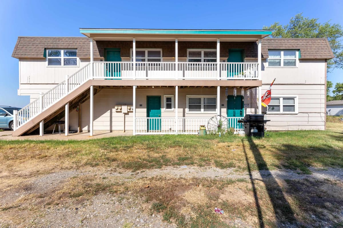 806 S Edwards, Moundridge, KS, 67107