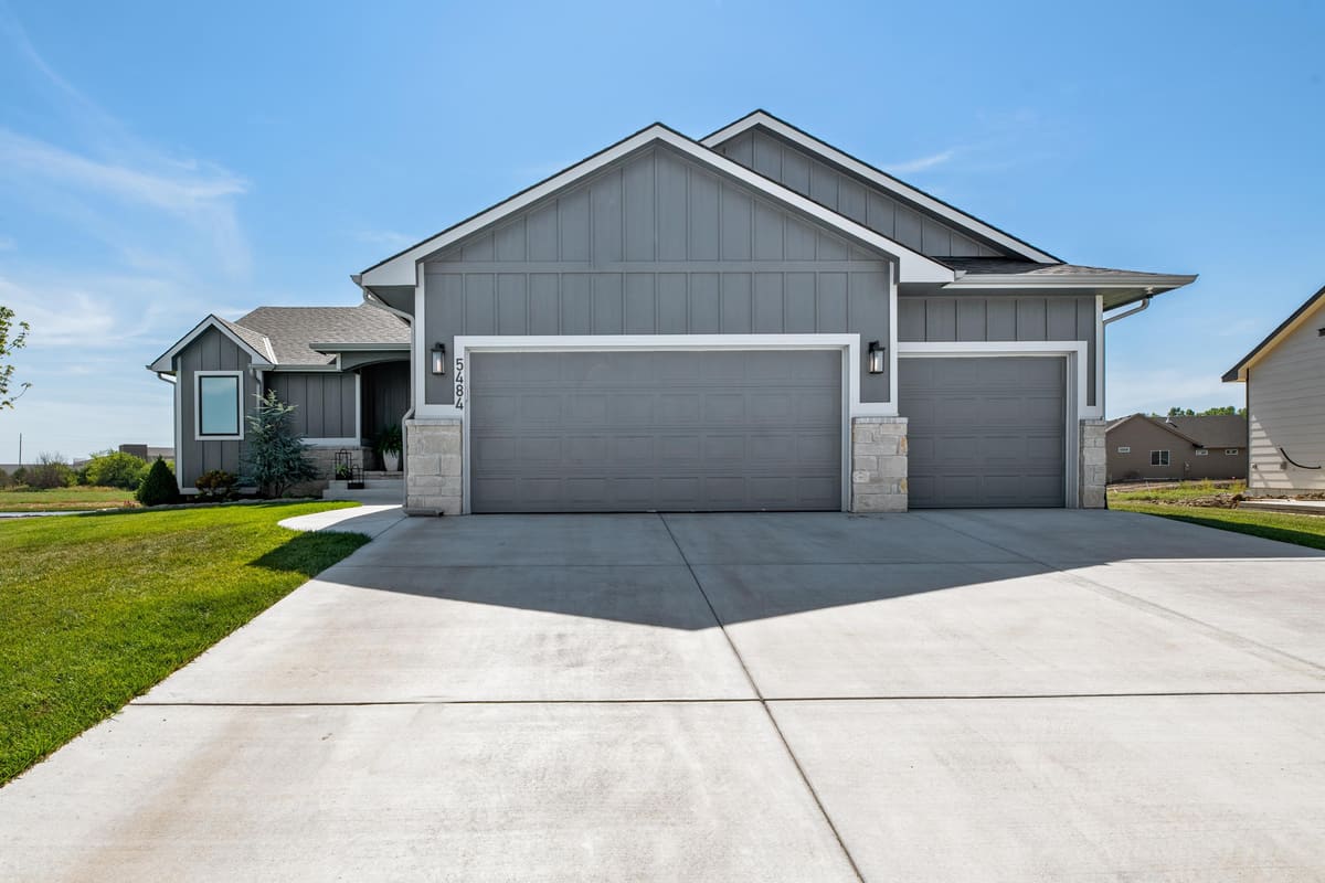 5484 N Toben Dr., Bel Aire, KS, 67226