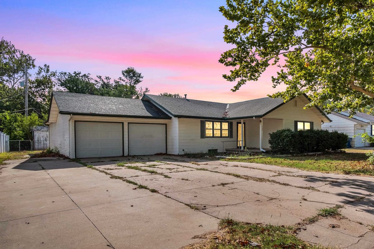 1208 Grandview Ave, Newton, KS, 67114