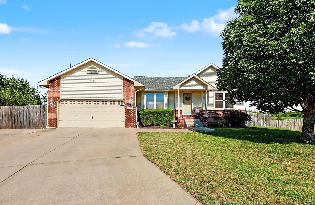 2604 Mainsgate Cir, Augusta, KS, 67010