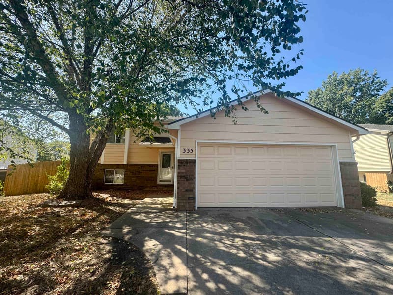 335 N TOMAHAWK ST, Kechi
