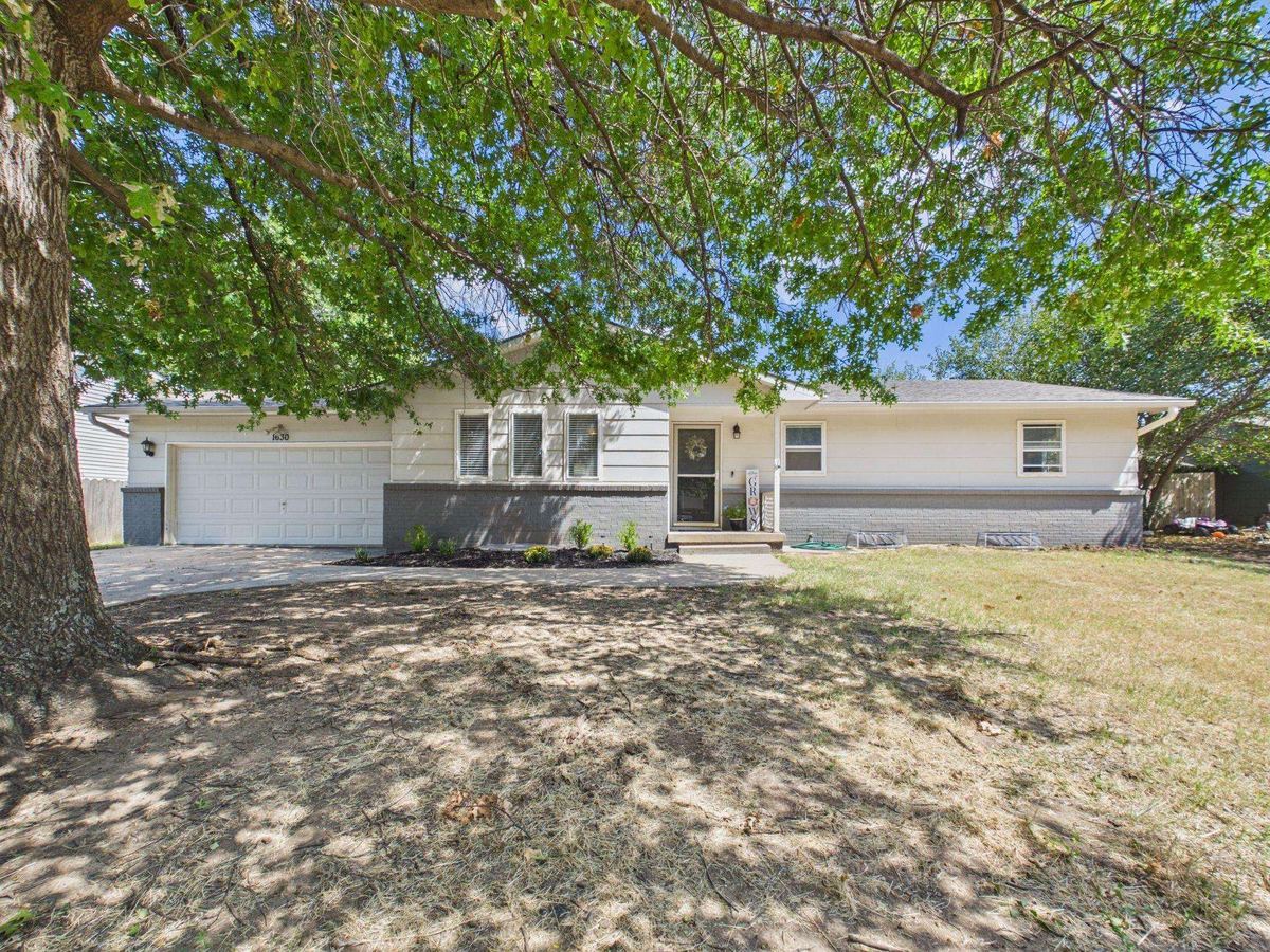 1630 Pin Oak Ct, Rose Hill, KS, 67133