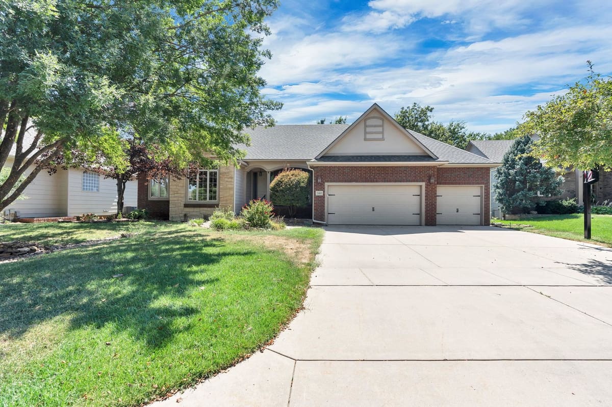 2405 N PECKHAM COURT, Wichita, KS, 67228
