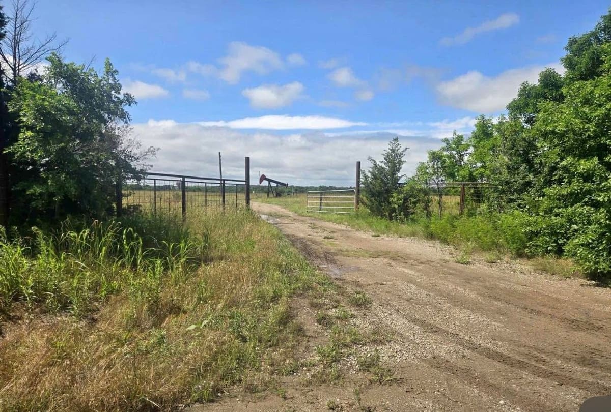 1672 8th, Severy, KS, 67137