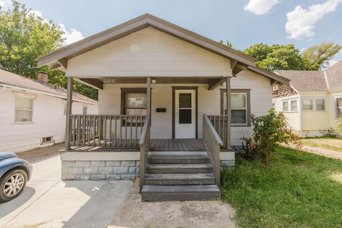 1421 S Hydraulic, Wichita, KS, 67211