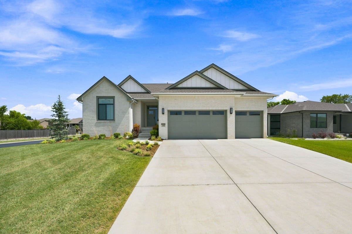2602 N Emerald Ct, Andover, KS, 67002