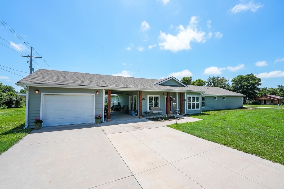 1108 N Main, Eureka, KS, 67045