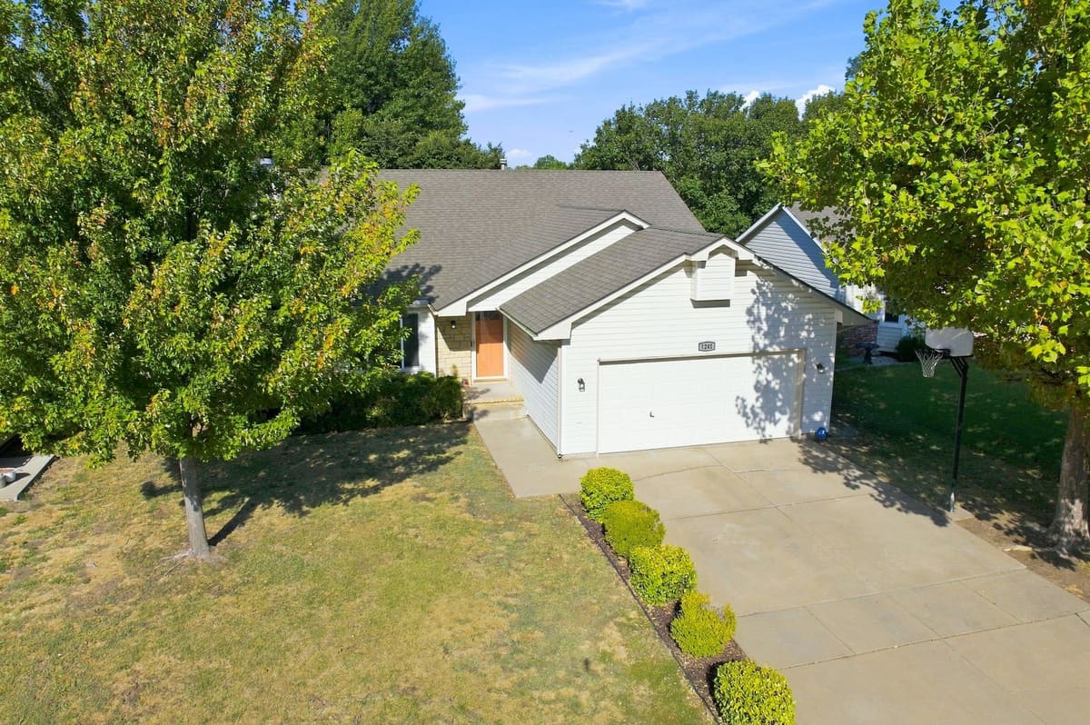 1241 S Fox Run, Wichita, KS, 67207