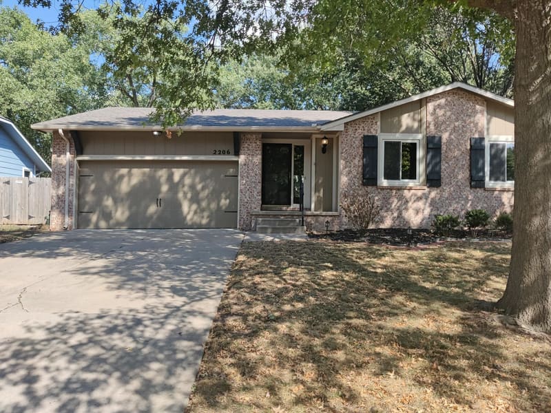 2206 N Basswood Ct, Derby