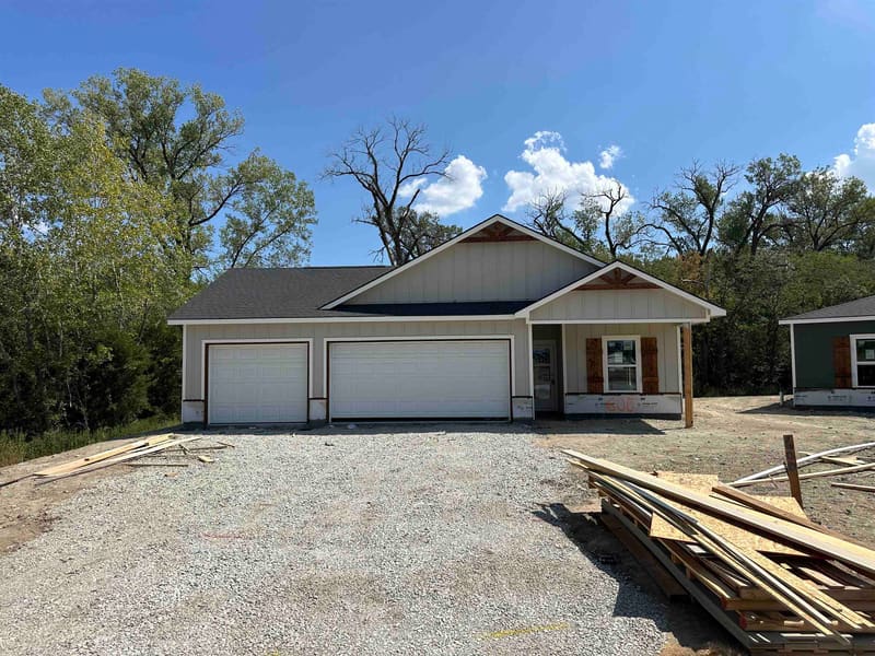 600 W Monticello Ct, Andover