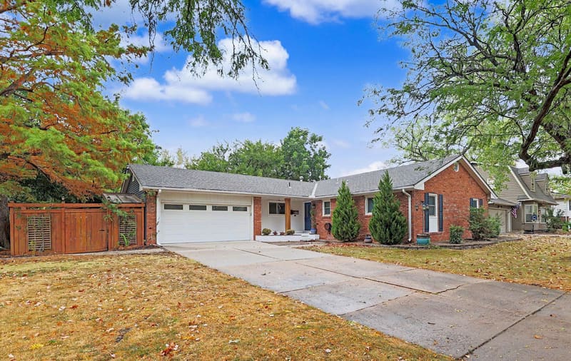 7002 E Magill Ln, Wichita