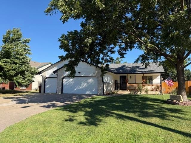 126 E Creekstone St, Mulvane