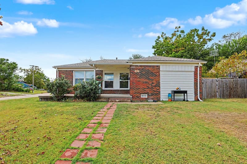 1837 S Drollinger, Wichita