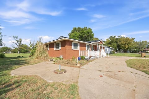 1711 James St, Hutchinson, KS, 67502 photo 35
