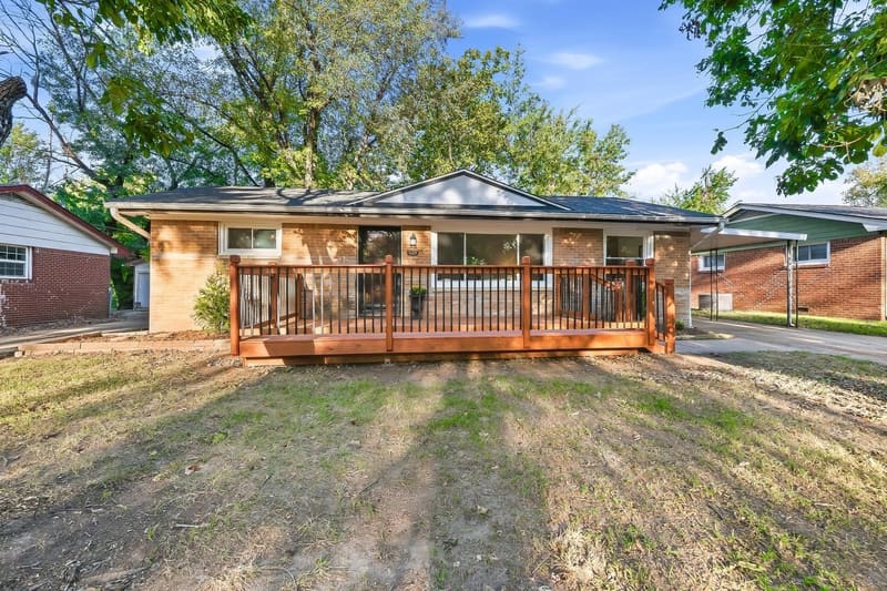 1127 N Westview Dr, Derby