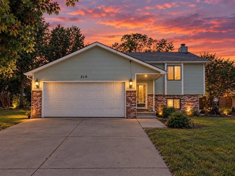319 W Tomahawk St, Kechi