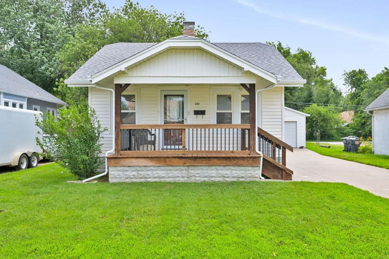 220 N Athenian Ave, Wichita