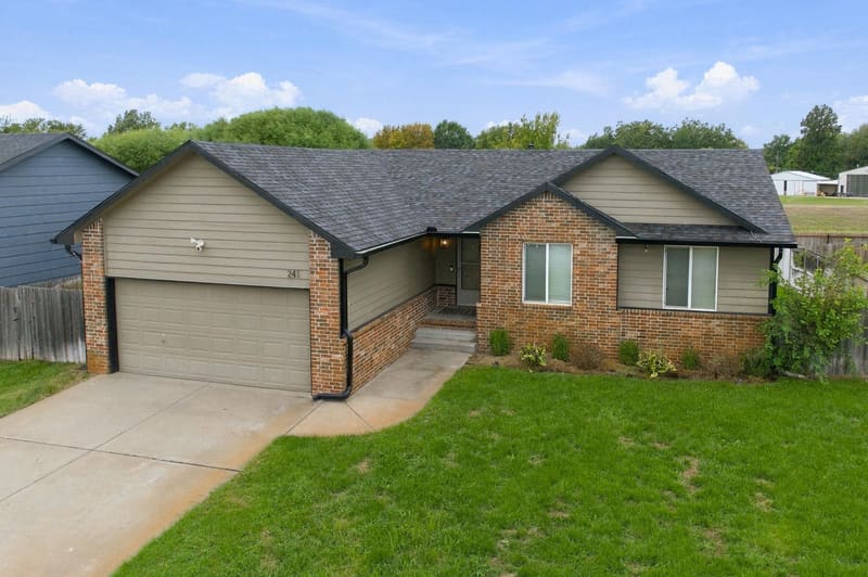 241 S Stoneridge, Valley Center