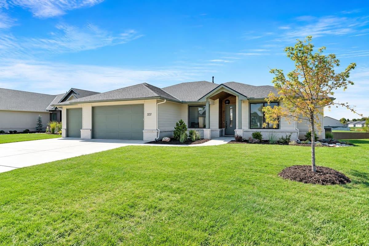 3137 Pine Grove Cir, Wichita, KS, 67205