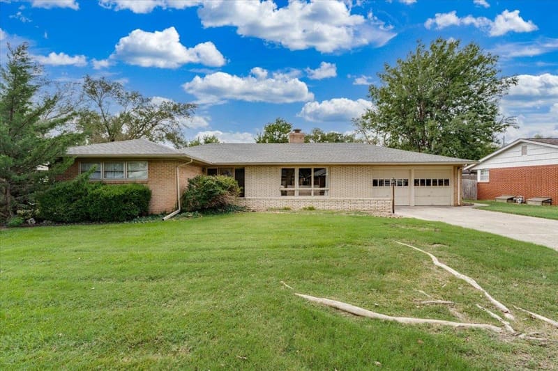 1617 W Womer Dr, Wichita