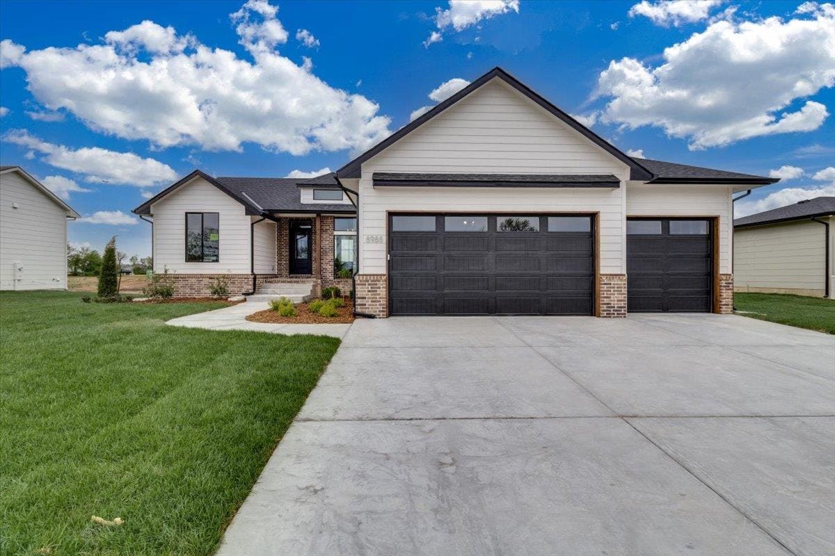 8988 E Bradford St, Wichita, KS, 67210