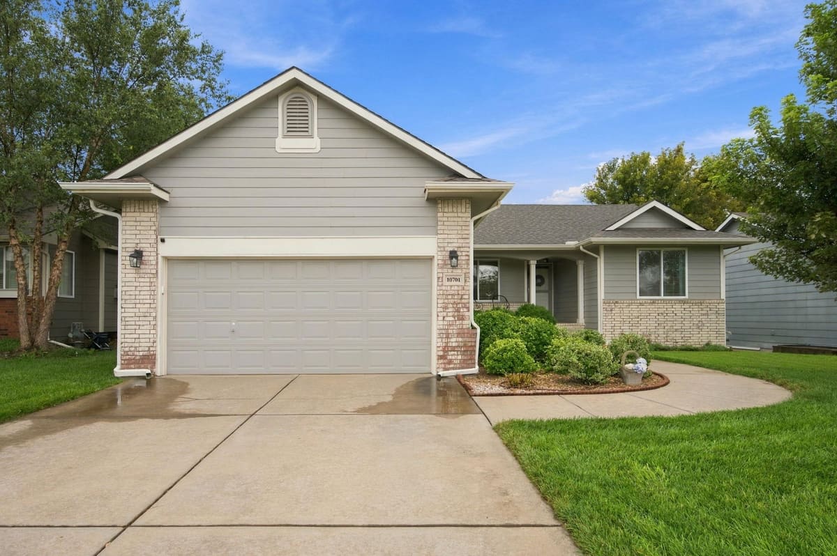 10701 W Lamp Cir, Wichita, KS, 67215